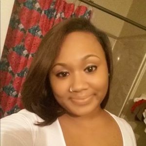 Meet your Posher, Demetria